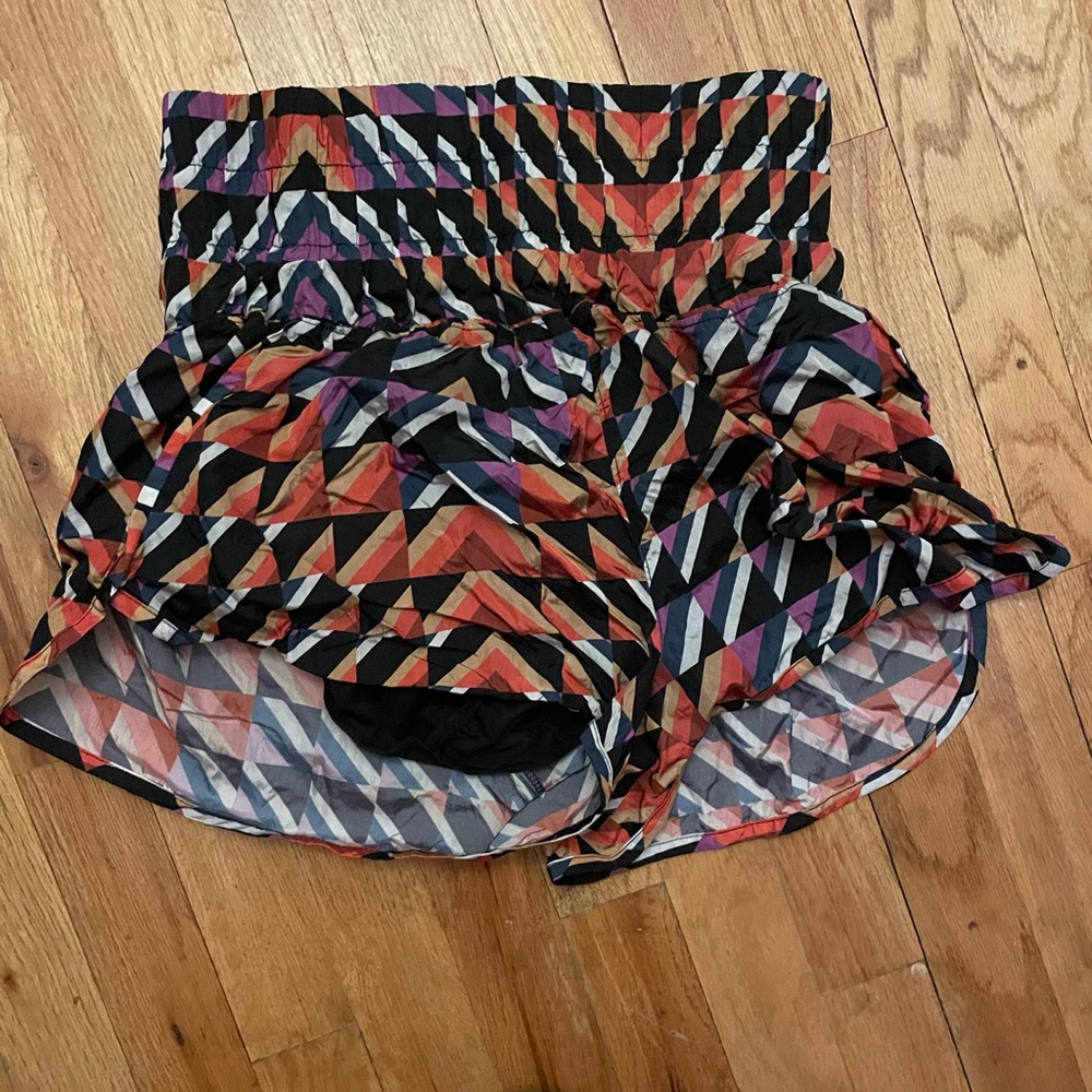 Free people high waisted swooshy shorts - triangle pattern